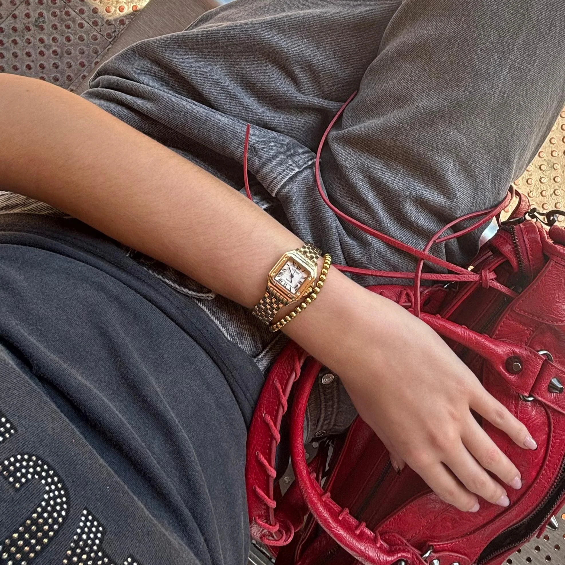 GREALY DE MAINS - Image 6